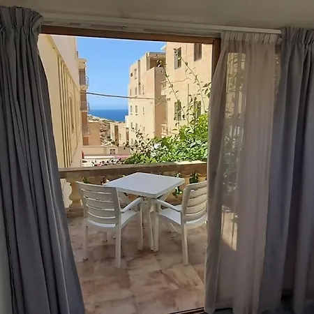 Bronja Superior Airconditioned In Apartamento Xlendi